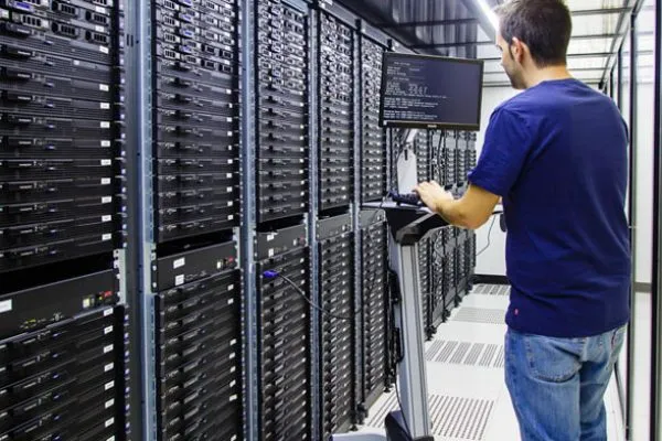 Instalación de Mantenimiento 24x7x365 por Sertic Networks